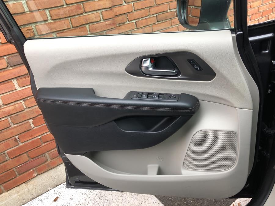 2020 Chrysler Pacifica Touring L FWD, available for sale in Waterbury, Connecticut | National Auto Brokers, Inc.. Waterbury, Connecticut 2020 Chrysler Pacifica Touring L FWD, available for sale in Waterbury, Connecticut | National Auto Brokers, Inc.. Waterbury, Connecticut