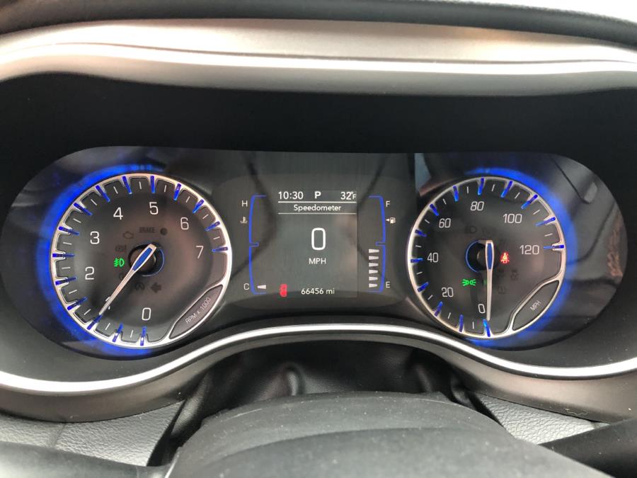 2020 Chrysler Pacifica Touring L FWD, available for sale in Waterbury, Connecticut | National Auto Brokers, Inc.. Waterbury, Connecticut 2020 Chrysler Pacifica Touring L FWD, available for sale in Waterbury, Connecticut | National Auto Brokers, Inc.. Waterbury, Connecticut