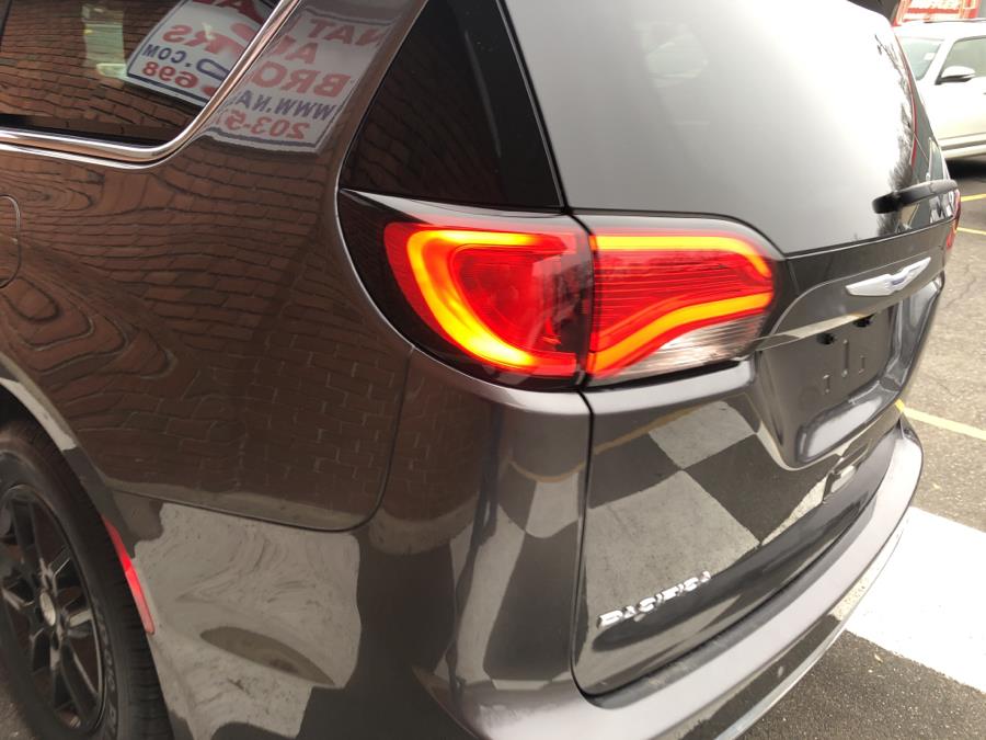 2020 Chrysler Pacifica Touring L FWD, available for sale in Waterbury, Connecticut | National Auto Brokers, Inc.. Waterbury, Connecticut 2020 Chrysler Pacifica Touring L FWD, available for sale in Waterbury, Connecticut | National Auto Brokers, Inc.. Waterbury, Connecticut