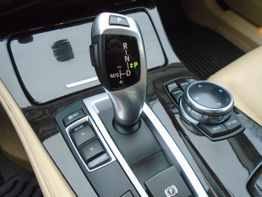 2014 BMW 5 Series 4dr Sdn 528i xDrive AWD, available for sale in Waterbury, Connecticut | Jim Juliani Motors. Waterbury, Connecticut 2014 BMW 5 Series 4dr Sdn 528i xDrive AWD, available for sale in Waterbury, Connecticut | Jim Juliani Motors. Waterbury, Connecticut