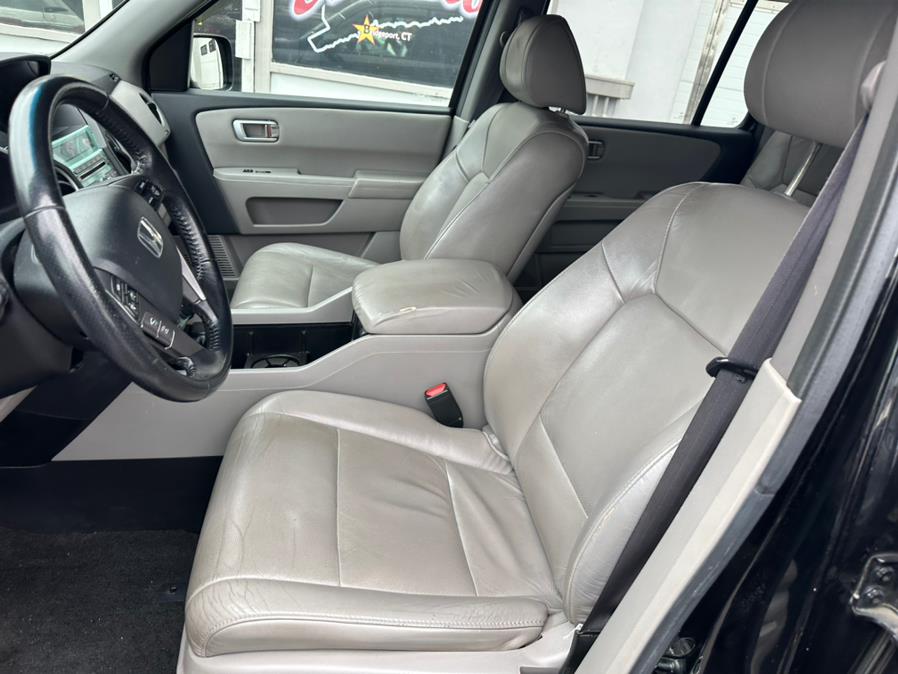 2011 Honda Pilot 4WD 4dr EX-L w/Navi, available for sale in Bridgeport, Connecticut | CT Auto. Bridgeport, Connecticut 2011 Honda Pilot 4WD 4dr EX-L w/Navi, available for sale in Bridgeport, Connecticut | CT Auto. Bridgeport, Connecticut