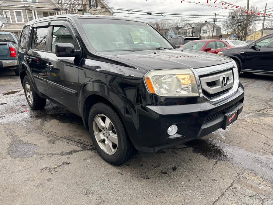 2011 Honda Pilot 4WD 4dr EX-L w/Navi, available for sale in Bridgeport, Connecticut | CT Auto. Bridgeport, Connecticut 2011 Honda Pilot 4WD 4dr EX-L w/Navi, available for sale in Bridgeport, Connecticut | CT Auto. Bridgeport, Connecticut
