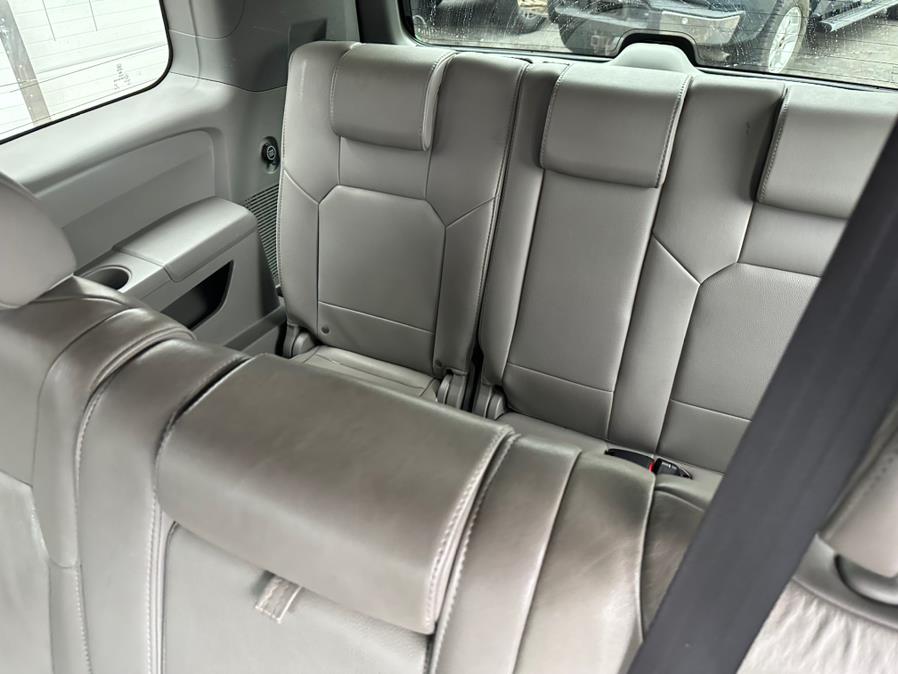 2011 Honda Pilot 4WD 4dr EX-L w/Navi, available for sale in Bridgeport, Connecticut | CT Auto. Bridgeport, Connecticut 2011 Honda Pilot 4WD 4dr EX-L w/Navi, available for sale in Bridgeport, Connecticut | CT Auto. Bridgeport, Connecticut