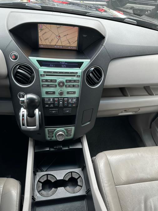 2011 Honda Pilot 4WD 4dr EX-L w/Navi, available for sale in Bridgeport, Connecticut | CT Auto. Bridgeport, Connecticut 2011 Honda Pilot 4WD 4dr EX-L w/Navi, available for sale in Bridgeport, Connecticut | CT Auto. Bridgeport, Connecticut