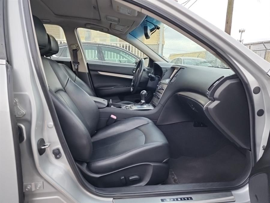2015 Infiniti Q40 4dr Sdn AWD, available for sale in Temple Hills, Maryland | Temple Hills Used Car. Temple Hills, Maryland 2015 Infiniti Q40 4dr Sdn AWD, available for sale in Temple Hills, Maryland | Temple Hills Used Car. Temple Hills, Maryland