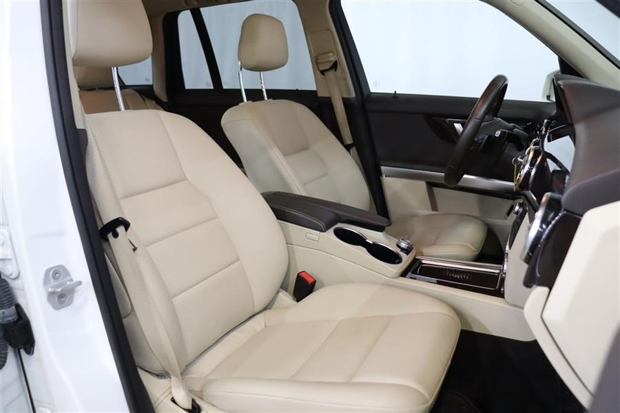 2014 Mercedes-benz Glk 350 4MATIC, available for sale in Paterson, New Jersey | Fast Track Motors. Paterson, New Jersey 2014 Mercedes-benz Glk 350 4MATIC, available for sale in Paterson, New Jersey | Fast Track Motors. Paterson, New Jersey