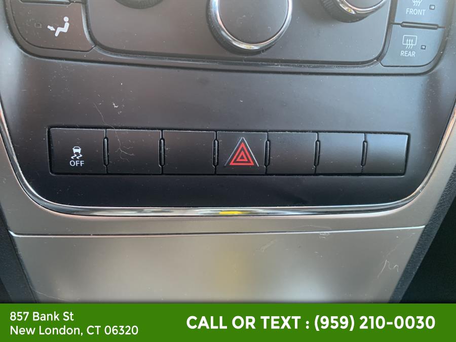 2012 Jeep Grand Cherokee 4WD 4dr Laredo, available for sale in New London, Connecticut | McAvoy Inc dba Town Hill Auto. New London, Connecticut 2012 Jeep Grand Cherokee 4WD 4dr Laredo, available for sale in New London, Connecticut | McAvoy Inc dba Town Hill Auto. New London, Connecticut