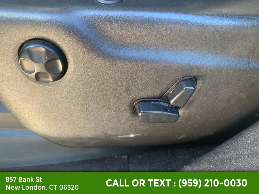 2012 Jeep Grand Cherokee 4WD 4dr Laredo, available for sale in New London, Connecticut | McAvoy Inc dba Town Hill Auto. New London, Connecticut 2012 Jeep Grand Cherokee 4WD 4dr Laredo, available for sale in New London, Connecticut | McAvoy Inc dba Town Hill Auto. New London, Connecticut