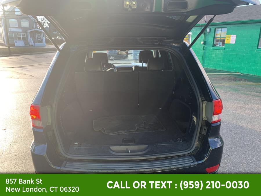 2012 Jeep Grand Cherokee 4WD 4dr Laredo, available for sale in New London, Connecticut | McAvoy Inc dba Town Hill Auto. New London, Connecticut 2012 Jeep Grand Cherokee 4WD 4dr Laredo, available for sale in New London, Connecticut | McAvoy Inc dba Town Hill Auto. New London, Connecticut