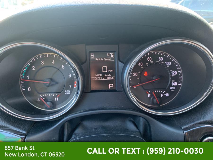 2012 Jeep Grand Cherokee 4WD 4dr Laredo, available for sale in New London, Connecticut | McAvoy Inc dba Town Hill Auto. New London, Connecticut 2012 Jeep Grand Cherokee 4WD 4dr Laredo, available for sale in New London, Connecticut | McAvoy Inc dba Town Hill Auto. New London, Connecticut