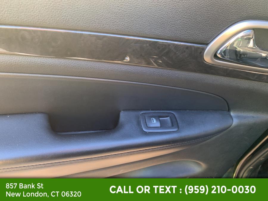 2012 Jeep Grand Cherokee 4WD 4dr Laredo, available for sale in New London, Connecticut | McAvoy Inc dba Town Hill Auto. New London, Connecticut 2012 Jeep Grand Cherokee 4WD 4dr Laredo, available for sale in New London, Connecticut | McAvoy Inc dba Town Hill Auto. New London, Connecticut