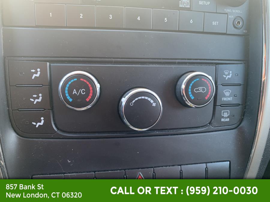 2012 Jeep Grand Cherokee 4WD 4dr Laredo, available for sale in New London, Connecticut | McAvoy Inc dba Town Hill Auto. New London, Connecticut 2012 Jeep Grand Cherokee 4WD 4dr Laredo, available for sale in New London, Connecticut | McAvoy Inc dba Town Hill Auto. New London, Connecticut