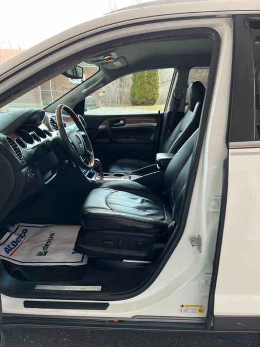 2010 Buick Enclave FWD 4dr CXL w/1XL, available for sale in New Britain, Connecticut | Supreme Automotive. New Britain, Connecticut 2010 Buick Enclave FWD 4dr CXL w/1XL, available for sale in New Britain, Connecticut | Supreme Automotive. New Britain, Connecticut