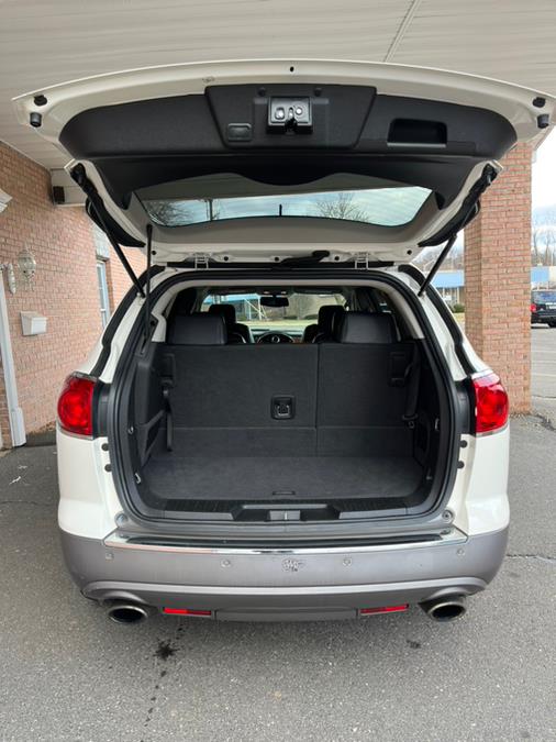 2010 Buick Enclave FWD 4dr CXL w/1XL, available for sale in New Britain, Connecticut | Supreme Automotive. New Britain, Connecticut 2010 Buick Enclave FWD 4dr CXL w/1XL, available for sale in New Britain, Connecticut | Supreme Automotive. New Britain, Connecticut