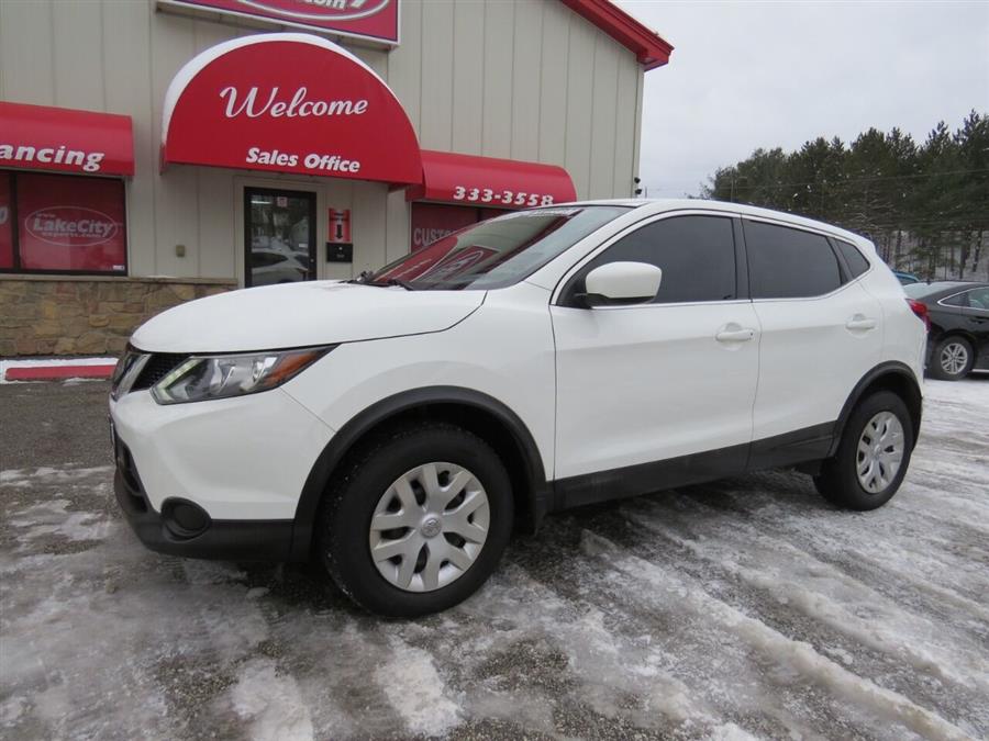 2018 Nissan Rogue Sport S AWD 4dr Crossover, available for sale in Auburn, Maine | Lake City Exports Inc. Auburn, Maine 2018 Nissan Rogue Sport S AWD 4dr Crossover, available for sale in Auburn, Maine | Lake City Exports Inc. Auburn, Maine