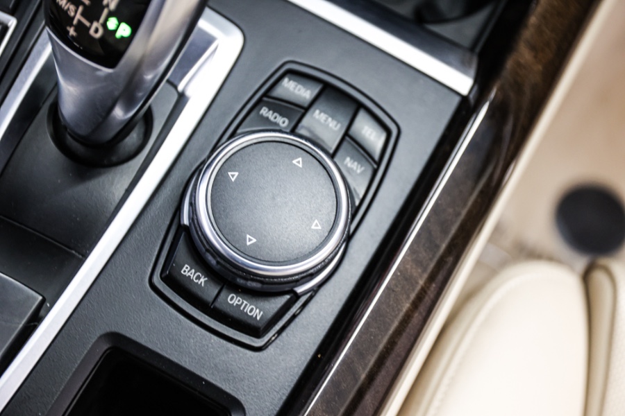 2015 BMW X5 AWD 4dr xDrive35i, available for sale in ELMONT, New York | 26 Motors Long Island. ELMONT, New York 2015 BMW X5 AWD 4dr xDrive35i, available for sale in ELMONT, New York | 26 Motors Long Island. ELMONT, New York
