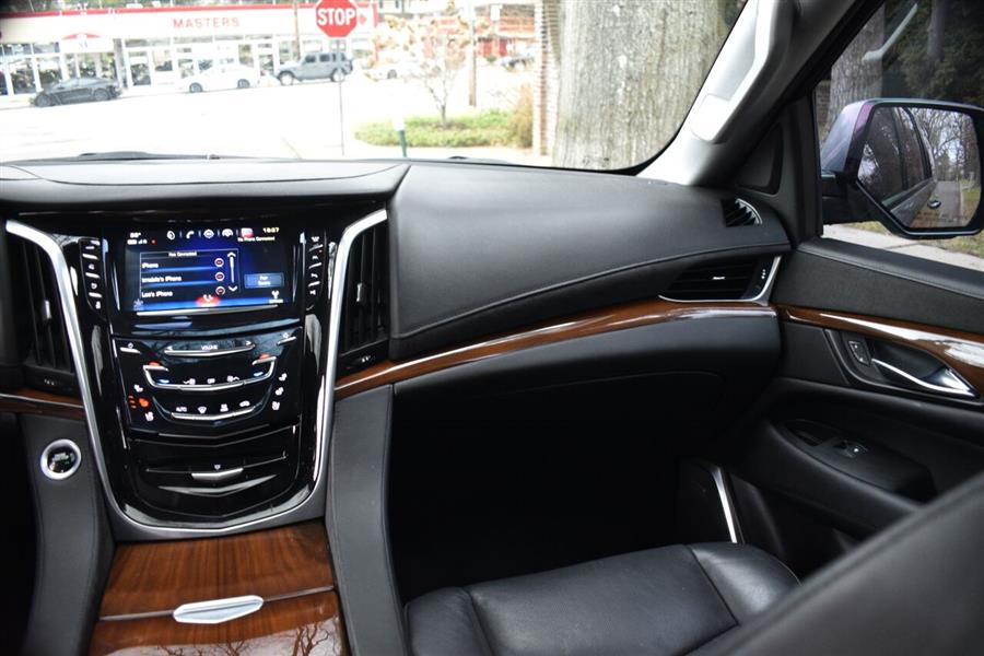 2020 Cadillac Escalade Luxury 4x4 4dr SUV, available for sale in Great Neck, New York | Camy Cars. Great Neck, New York 2020 Cadillac Escalade Luxury 4x4 4dr SUV, available for sale in Great Neck, New York | Camy Cars. Great Neck, New York