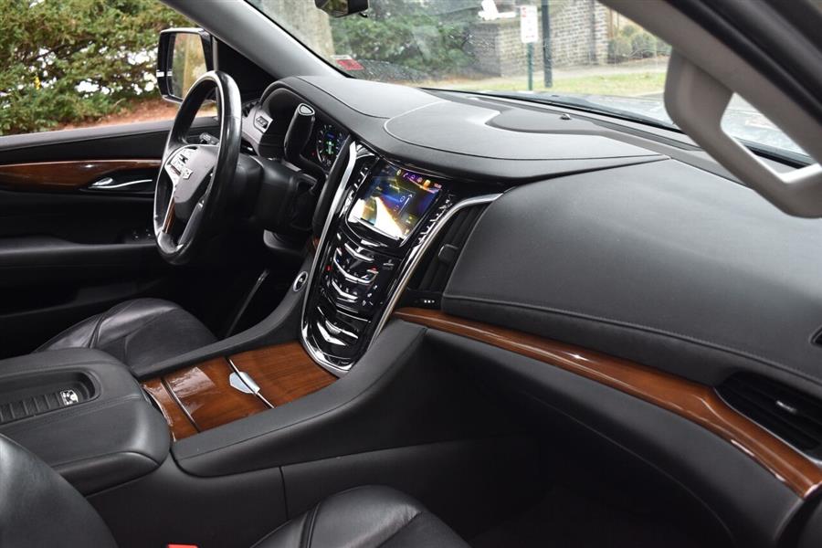 2020 Cadillac Escalade Luxury 4x4 4dr SUV, available for sale in Great Neck, New York | Camy Cars. Great Neck, New York 2020 Cadillac Escalade Luxury 4x4 4dr SUV, available for sale in Great Neck, New York | Camy Cars. Great Neck, New York
