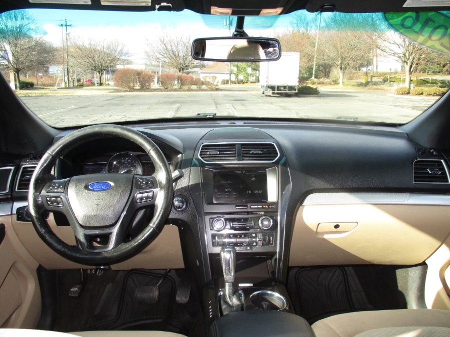 2016 Ford Explorer 4WD 4dr XLT, available for sale in New Britain, Connecticut | Universal Motors LLC. New Britain, Connecticut 2016 Ford Explorer 4WD 4dr XLT, available for sale in New Britain, Connecticut | Universal Motors LLC. New Britain, Connecticut