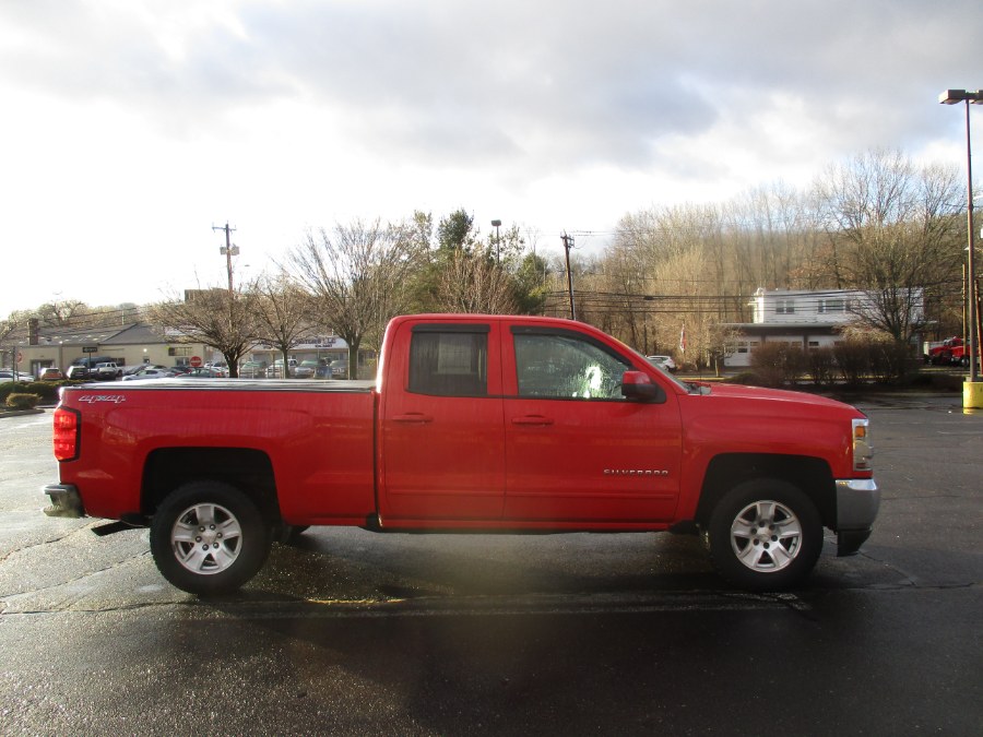 2017 Chevrolet Silverado 1500 4WD Double Cab 143.5" LT w/2LT, available for sale in New Britain, Connecticut | Universal Motors LLC. New Britain, Connecticut 2017 Chevrolet Silverado 1500 4WD Double Cab 143.5" LT w/2LT, available for sale in New Britain, Connecticut | Universal Motors LLC. New Britain, Connecticut