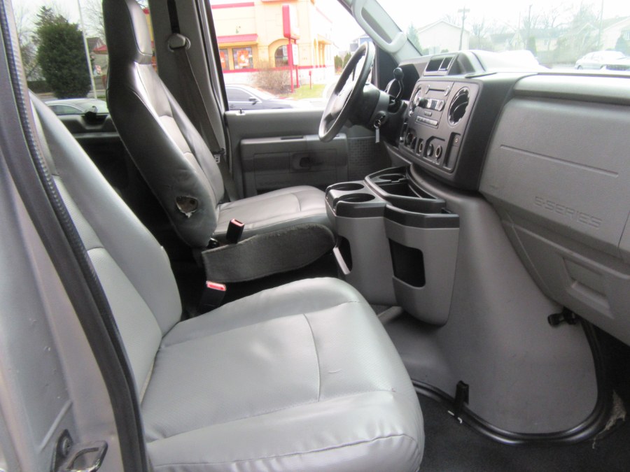 2010 Ford Econoline Wagon E-350 Super Duty Ext XLT, available for sale in Little Ferry, New Jersey | Royalty Auto Sales. Little Ferry, New Jersey 2010 Ford Econoline Wagon E-350 Super Duty Ext XLT, available for sale in Little Ferry, New Jersey | Royalty Auto Sales. Little Ferry, New Jersey