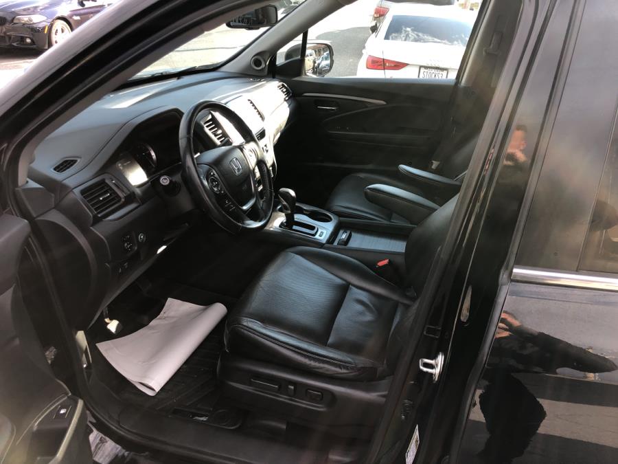 2017 Honda Ridgeline RTL-T 4x4 Crew Cab 5.3'' Bed, available for sale in Franklin Square, New York | Signature Auto Sales. Franklin Square, New York 2017 Honda Ridgeline RTL-T 4x4 Crew Cab 5.3'' Bed, available for sale in Franklin Square, New York | Signature Auto Sales. Franklin Square, New York