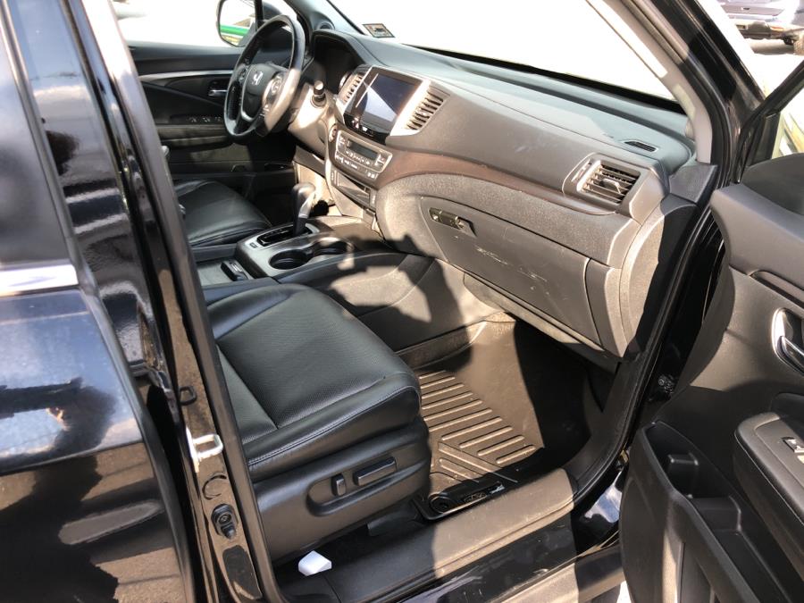 2017 Honda Ridgeline RTL-T 4x4 Crew Cab 5.3'' Bed, available for sale in Franklin Square, New York | Signature Auto Sales. Franklin Square, New York 2017 Honda Ridgeline RTL-T 4x4 Crew Cab 5.3'' Bed, available for sale in Franklin Square, New York | Signature Auto Sales. Franklin Square, New York
