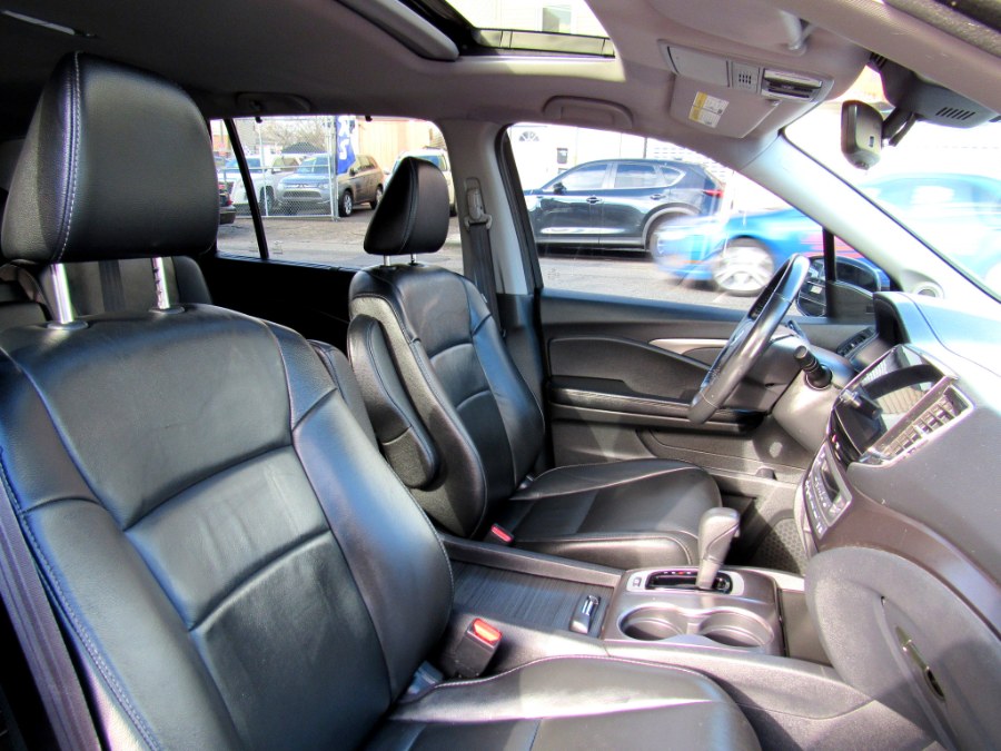 2019 Honda Pilot EX-L AWD, available for sale in Paterson, New Jersey | MFG Prestige Auto Group. Paterson, New Jersey 2019 Honda Pilot EX-L AWD, available for sale in Paterson, New Jersey | MFG Prestige Auto Group. Paterson, New Jersey
