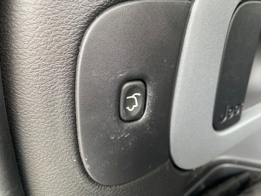 2016 Jeep Cherokee 4WD 4dr Trailhawk, available for sale in West Springfield, Massachusetts | Union Street Auto Sales. West Springfield, Massachusetts 2016 Jeep Cherokee 4WD 4dr Trailhawk, available for sale in West Springfield, Massachusetts | Union Street Auto Sales. West Springfield, Massachusetts