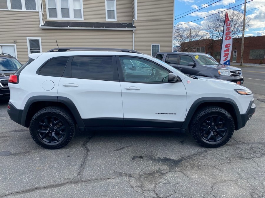 2016 Jeep Cherokee 4WD 4dr Trailhawk, available for sale in West Springfield, Massachusetts | Union Street Auto Sales. West Springfield, Massachusetts 2016 Jeep Cherokee 4WD 4dr Trailhawk, available for sale in West Springfield, Massachusetts | Union Street Auto Sales. West Springfield, Massachusetts