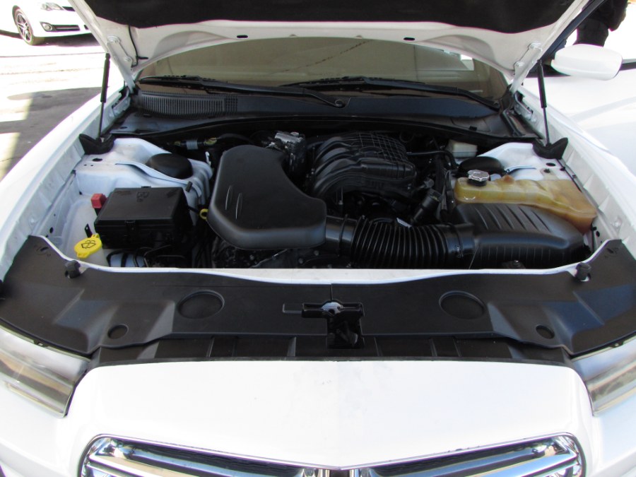 2014 Dodge Charger 4dr Sdn SE RWD, available for sale in Orlando, Florida | VIP Auto Enterprise, Inc. Orlando, Florida 2014 Dodge Charger 4dr Sdn SE RWD, available for sale in Orlando, Florida | VIP Auto Enterprise, Inc. Orlando, Florida