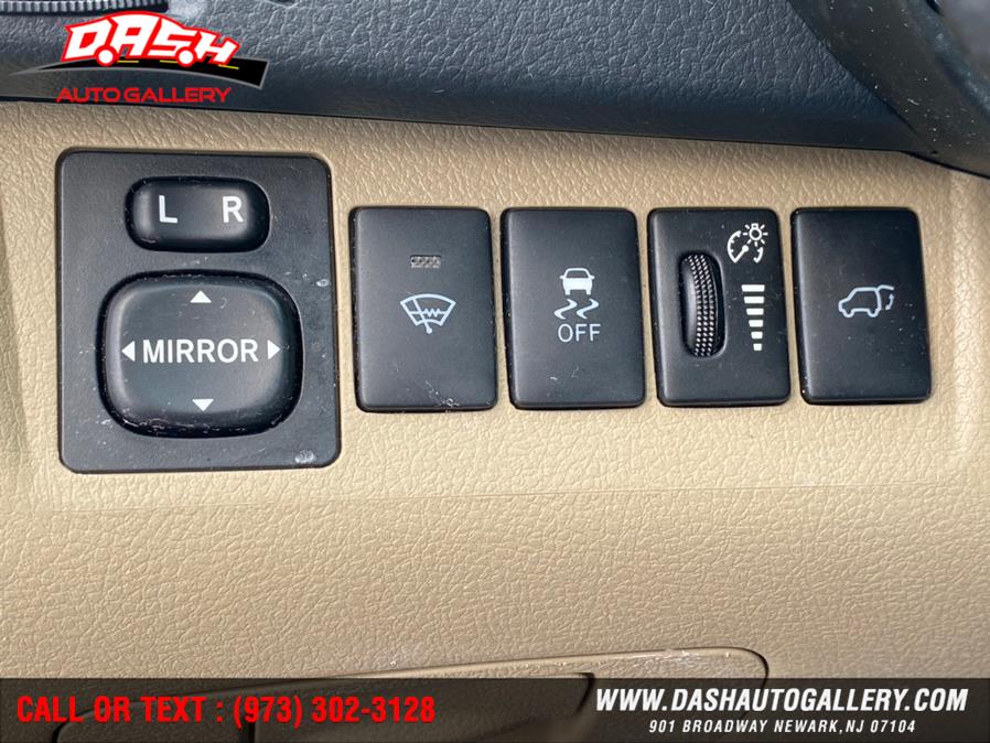 2013 Toyota Highlander 4WD 4dr V6 SE (Natl), available for sale in Newark, New Jersey | Dash Auto Gallery Inc.. Newark, New Jersey 2013 Toyota Highlander 4WD 4dr V6 SE (Natl), available for sale in Newark, New Jersey | Dash Auto Gallery Inc.. Newark, New Jersey