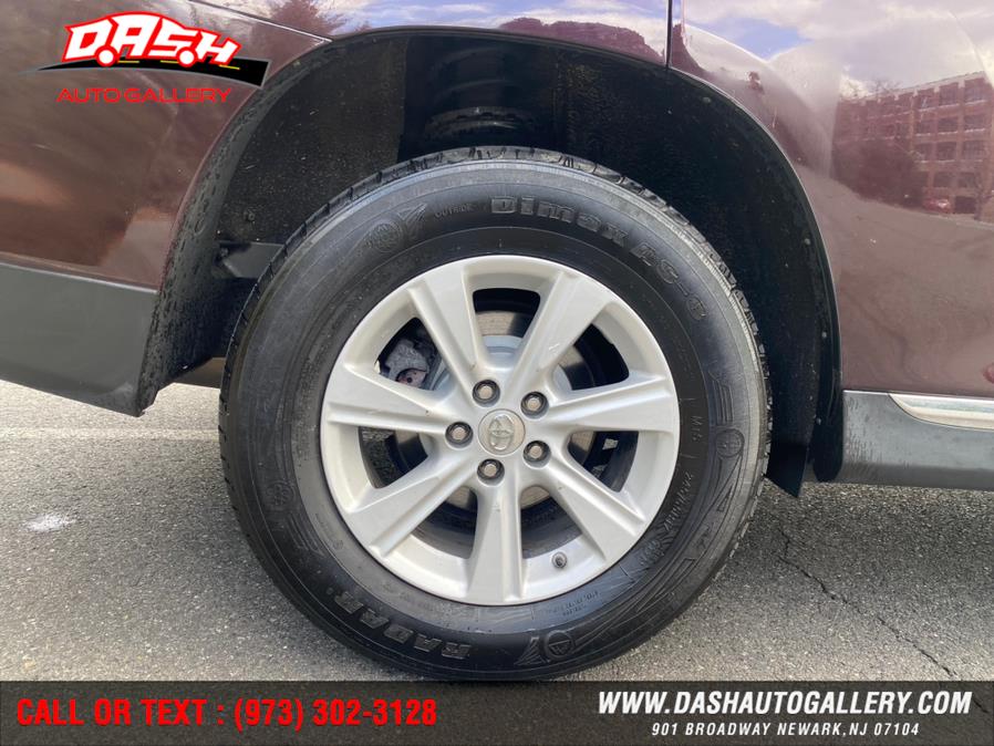 2013 Toyota Highlander 4WD 4dr V6 SE (Natl), available for sale in Newark, New Jersey | Dash Auto Gallery Inc.. Newark, New Jersey 2013 Toyota Highlander 4WD 4dr V6 SE (Natl), available for sale in Newark, New Jersey | Dash Auto Gallery Inc.. Newark, New Jersey