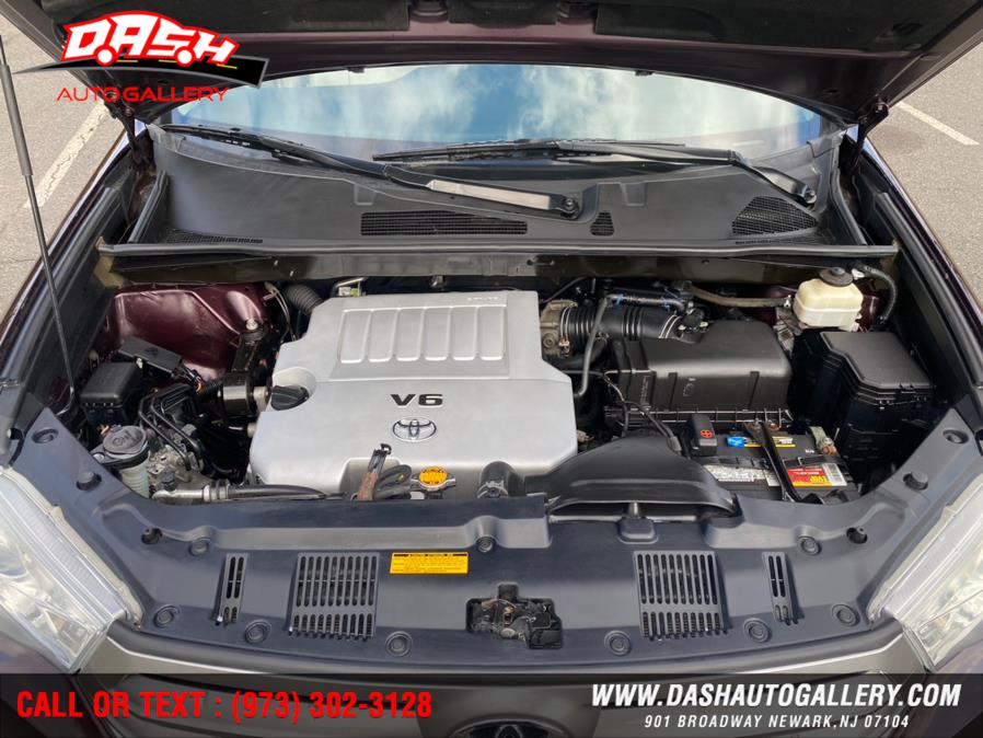 2013 Toyota Highlander 4WD 4dr V6 SE (Natl), available for sale in Newark, New Jersey | Dash Auto Gallery Inc.. Newark, New Jersey 2013 Toyota Highlander 4WD 4dr V6 SE (Natl), available for sale in Newark, New Jersey | Dash Auto Gallery Inc.. Newark, New Jersey