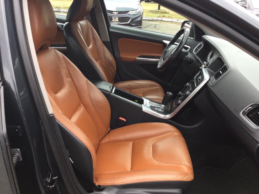 Used Volvo S60 FWD 4dr Sdn T5 w/Moonroof 2012 | L&S Automotive LLC. Plantsville, Connecticut