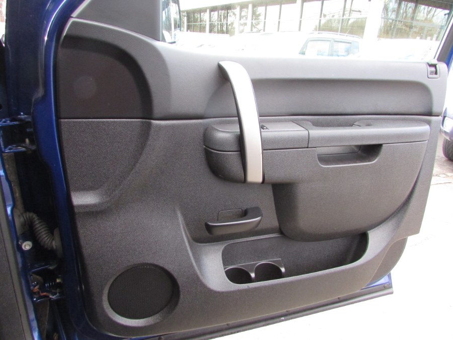 2013 Chevrolet Silverado 1500 4WD Crew Cab 143.5" LT, available for sale in East Windsor, Connecticut | United Auto Sales of E Windsor, Inc. East Windsor, Connecticut 2013 Chevrolet Silverado 1500 4WD Crew Cab 143.5" LT, available for sale in East Windsor, Connecticut | United Auto Sales of E Windsor, Inc. East Windsor, Connecticut