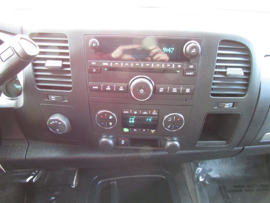 2013 Chevrolet Silverado 1500 4WD Crew Cab 143.5" LT, available for sale in East Windsor, Connecticut | United Auto Sales of E Windsor, Inc. East Windsor, Connecticut 2013 Chevrolet Silverado 1500 4WD Crew Cab 143.5" LT, available for sale in East Windsor, Connecticut | United Auto Sales of E Windsor, Inc. East Windsor, Connecticut