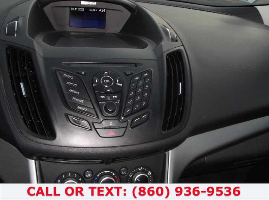 2013 Ford Escape 4WD 4dr SE, available for sale in Hartford, Connecticut | Lee Motors Sales Inc. Hartford, Connecticut 2013 Ford Escape 4WD 4dr SE, available for sale in Hartford, Connecticut | Lee Motors Sales Inc. Hartford, Connecticut