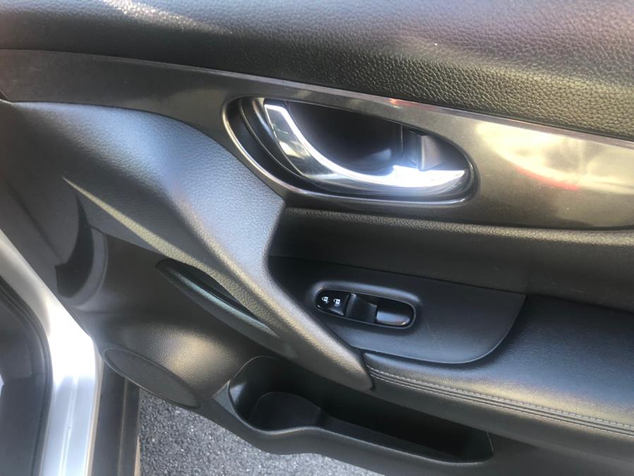 2018 Nissan Rogue AWD SV, available for sale in Irvington, New Jersey | Elis Motors Corp. Irvington, New Jersey 2018 Nissan Rogue AWD SV, available for sale in Irvington, New Jersey | Elis Motors Corp. Irvington, New Jersey