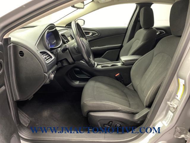 Used Chrysler 200 4dr Sdn Limited FWD 2016 | J&M Automotive Sls&Svc LLC. Naugatuck, Connecticut Used Chrysler 200 4dr Sdn Limited FWD 2016 | J&M Automotive Sls&Svc LLC. Naugatuck, Connecticut