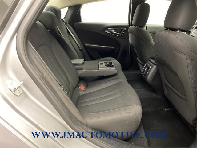 Used Chrysler 200 4dr Sdn Limited FWD 2016 | J&M Automotive Sls&Svc LLC. Naugatuck, Connecticut Used Chrysler 200 4dr Sdn Limited FWD 2016 | J&M Automotive Sls&Svc LLC. Naugatuck, Connecticut