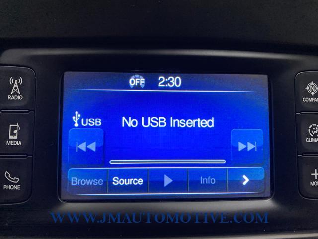 Used Chrysler 200 4dr Sdn Limited FWD 2016 | J&M Automotive Sls&Svc LLC. Naugatuck, Connecticut Used Chrysler 200 4dr Sdn Limited FWD 2016 | J&M Automotive Sls&Svc LLC. Naugatuck, Connecticut