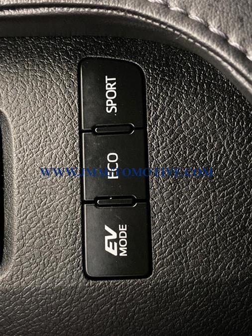 Used Toyota Avalon Hybrid 4dr Sdn Limited 2016 | J&M Automotive Sls&Svc LLC. Naugatuck, Connecticut Used Toyota Avalon Hybrid 4dr Sdn Limited 2016 | J&M Automotive Sls&Svc LLC. Naugatuck, Connecticut