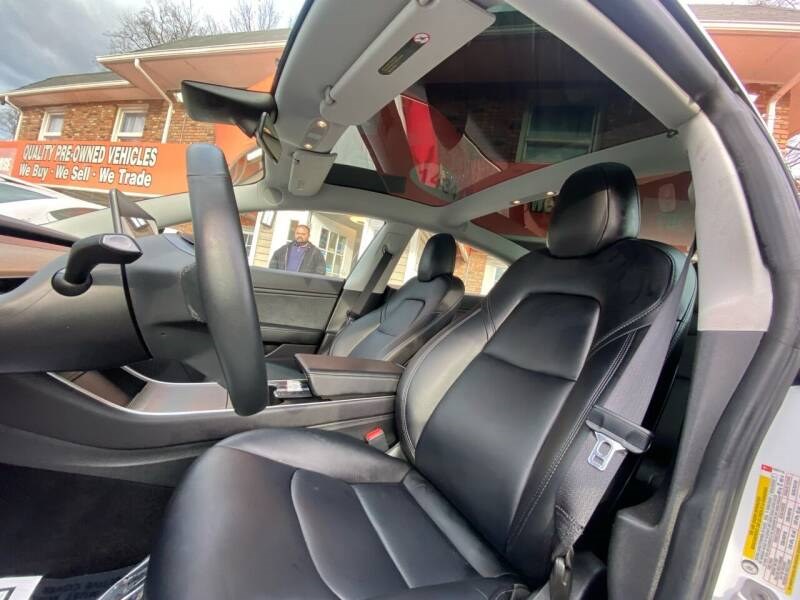 2019 Tesla Model 3 Standard Range Plus 4dr Fastback, available for sale in Bloomingdale, New Jersey | Bloomingdale Auto Group. Bloomingdale, New Jersey 2019 Tesla Model 3 Standard Range Plus 4dr Fastback, available for sale in Bloomingdale, New Jersey | Bloomingdale Auto Group. Bloomingdale, New Jersey