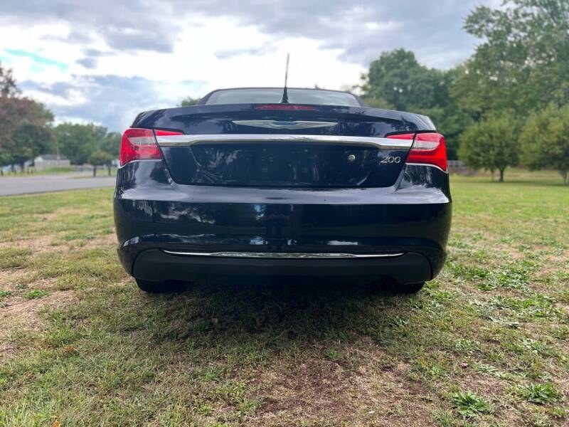 2012 Chrysler 200 2dr Conv Touring, available for sale in Plainville, Connecticut | Choice Group LLC Choice Motor Car. Plainville, Connecticut