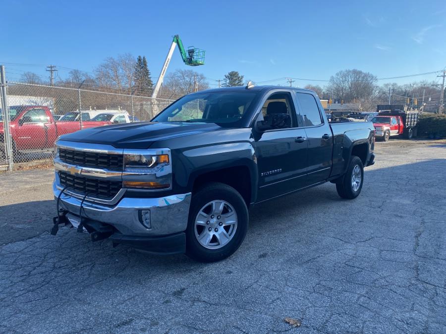 2017 Chevrolet Silverado 1500 4WD Double Cab 143.5" LT w/1LT, available for sale in Milford, Connecticut | Dealertown Auto Wholesalers. Milford, Connecticut 2017 Chevrolet Silverado 1500 4WD Double Cab 143.5" LT w/1LT, available for sale in Milford, Connecticut | Dealertown Auto Wholesalers. Milford, Connecticut
