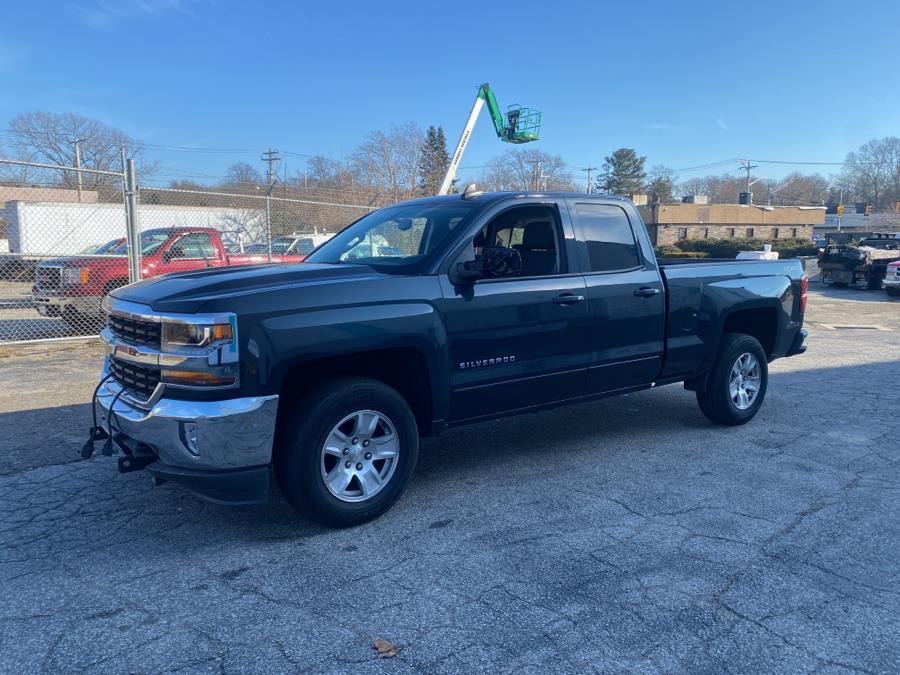 2017 Chevrolet Silverado 1500 4WD Double Cab 143.5" LT w/1LT, available for sale in Milford, Connecticut | Dealertown Auto Wholesalers. Milford, Connecticut 2017 Chevrolet Silverado 1500 4WD Double Cab 143.5" LT w/1LT, available for sale in Milford, Connecticut | Dealertown Auto Wholesalers. Milford, Connecticut