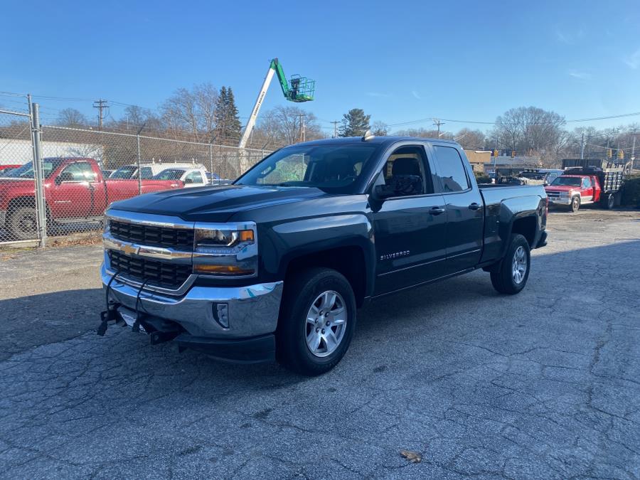 2017 Chevrolet Silverado 1500 4WD Double Cab 143.5" LT w/1LT, available for sale in Milford, Connecticut | Dealertown Auto Wholesalers. Milford, Connecticut 2017 Chevrolet Silverado 1500 4WD Double Cab 143.5" LT w/1LT, available for sale in Milford, Connecticut | Dealertown Auto Wholesalers. Milford, Connecticut
