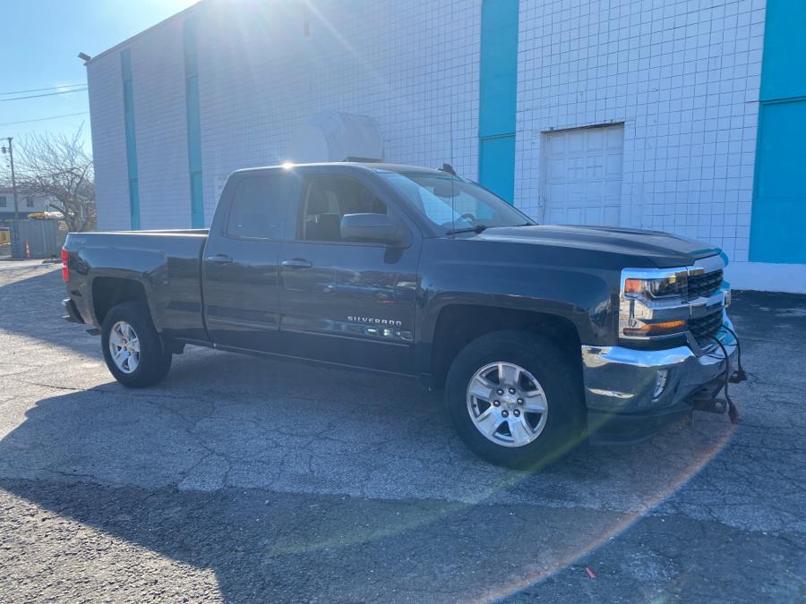 2017 Chevrolet Silverado 1500 4WD Double Cab 143.5" LT w/1LT, available for sale in Milford, Connecticut | Dealertown Auto Wholesalers. Milford, Connecticut 2017 Chevrolet Silverado 1500 4WD Double Cab 143.5" LT w/1LT, available for sale in Milford, Connecticut | Dealertown Auto Wholesalers. Milford, Connecticut