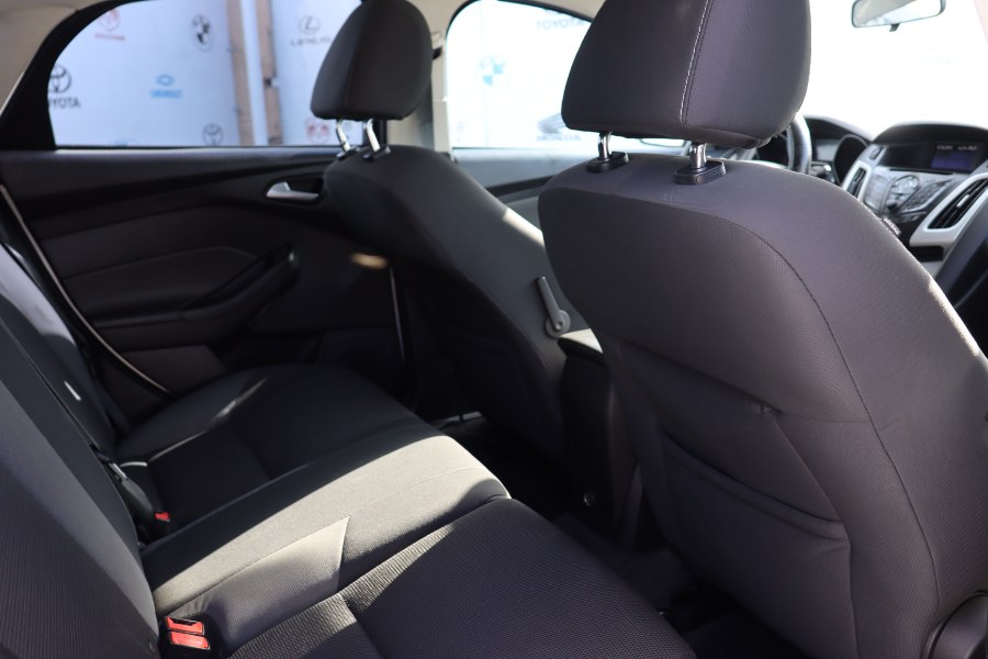 2014 Ford Focus 5dr HB SE, available for sale in Santa Ana, California | Auto Max Of Santa Ana. Santa Ana, California 2014 Ford Focus 5dr HB SE, available for sale in Santa Ana, California | Auto Max Of Santa Ana. Santa Ana, California